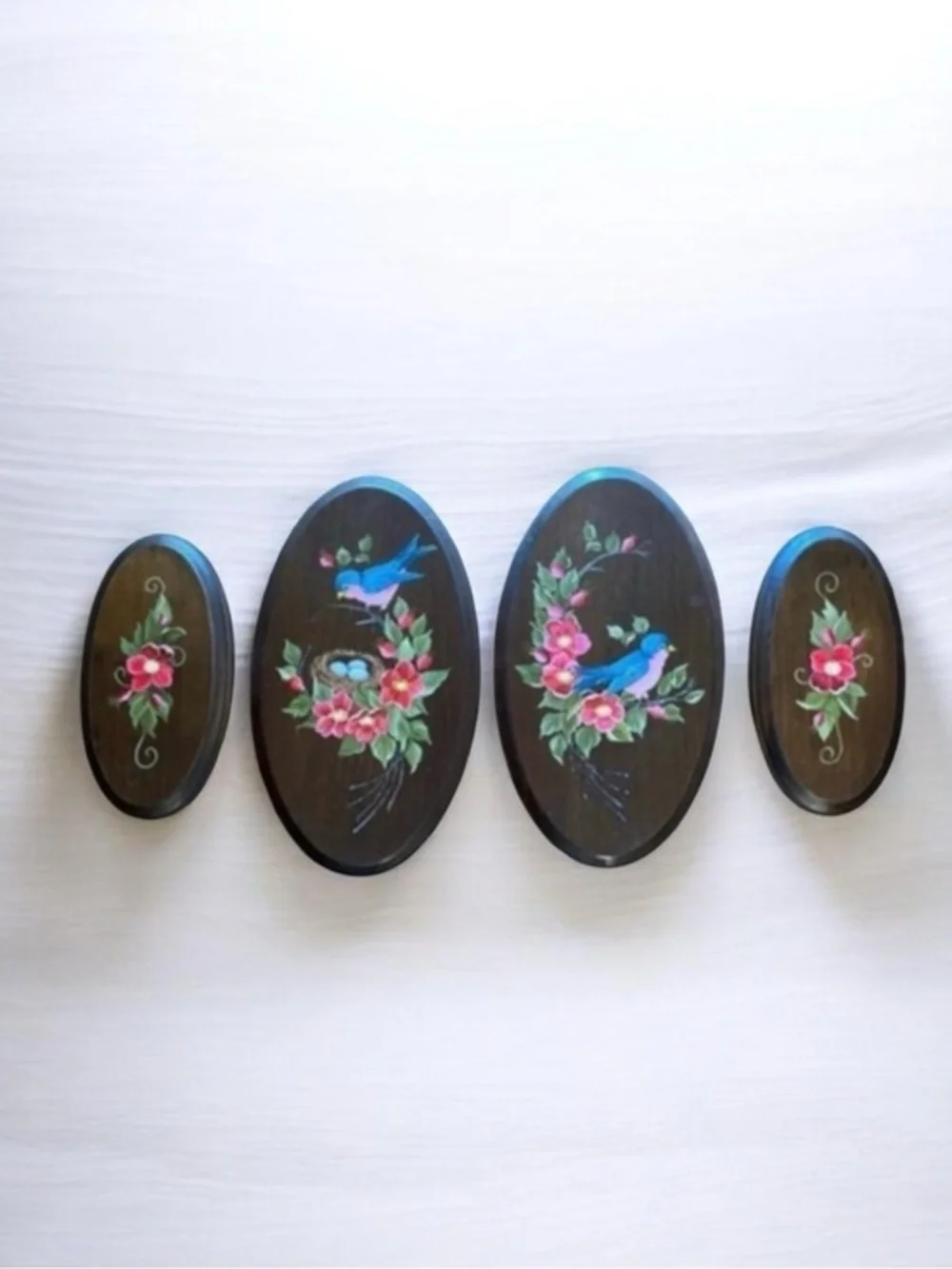 Floral and Bird Wall Art Plaques oval shape set of 4. Vintage